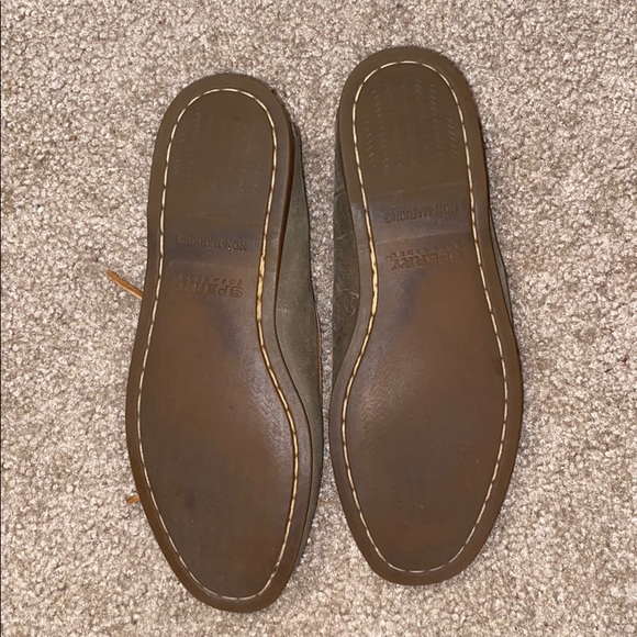 Sperry topsider with non-marking sole. - Picture 3 of 3